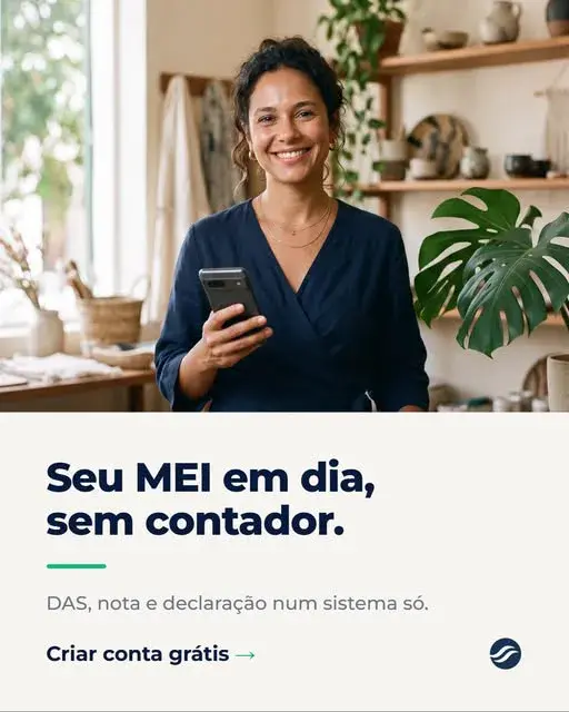 Peça da Wavern com a fotografia de uma comerciante usando o celular na própria loja e o título 'Seu MEI em dia, sem contador', com chamada para criar conta grátis.